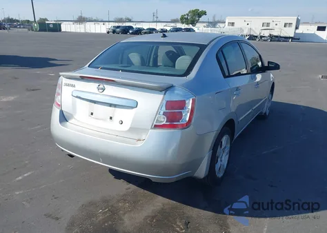 2011 Nissan Sentra 2.0S z USA, uszkodzony, nr VIN 3N1AB6AP7BL610127